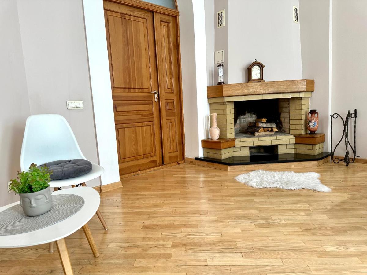 Apartments In The City Center, Near A Theatre, Zlata Plaza Rivne Kültér fotó